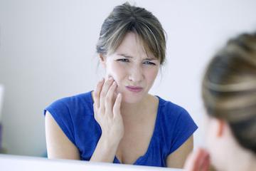 woman with toothache in perth wa