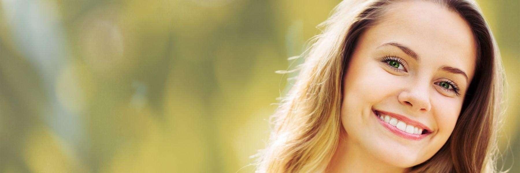 girl at the cosmetic dentist in perth 
